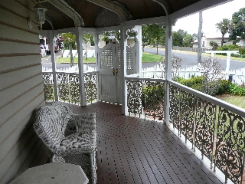 1 Robinson St, North Toowoomba QLD 4350
