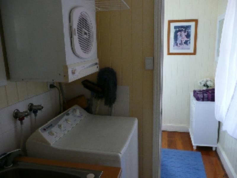 1 Robinson St, North Toowoomba QLD 4350