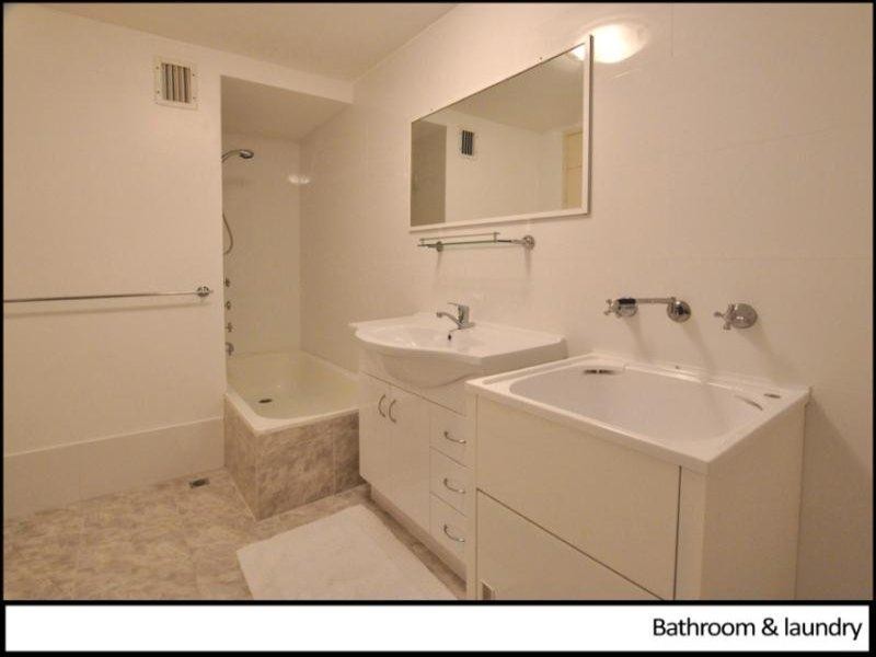 40/16 Leeder St, Glendalough WA 6016