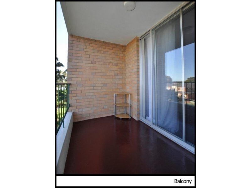 40/16 Leeder St, Glendalough WA 6016