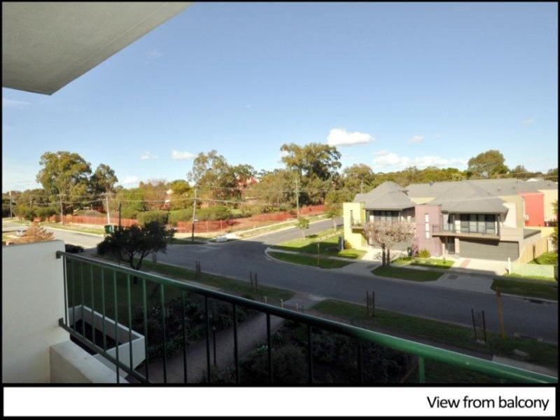 40/16 Leeder St, Glendalough WA 6016