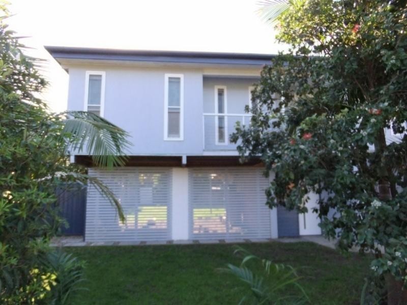 9 Windsor Rd, Berkeley Vale NSW 2261