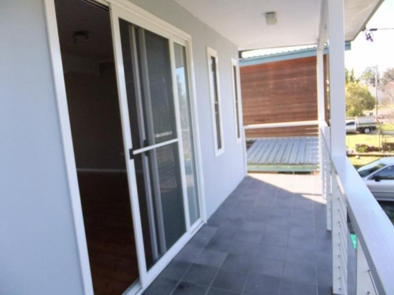 9 Windsor Rd, Berkeley Vale NSW 2261