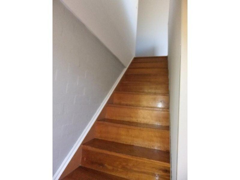 9 Windsor Rd, Berkeley Vale NSW 2261