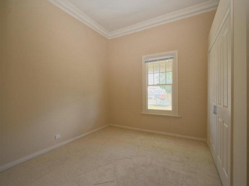 10 Davis Ave, Nhill VIC 3418