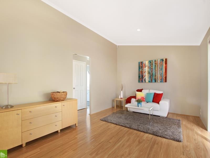 8 Swan Place, Albion Park NSW 2527