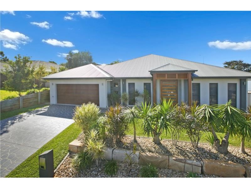 27 Aquila Street, Redland Bay QLD 4165