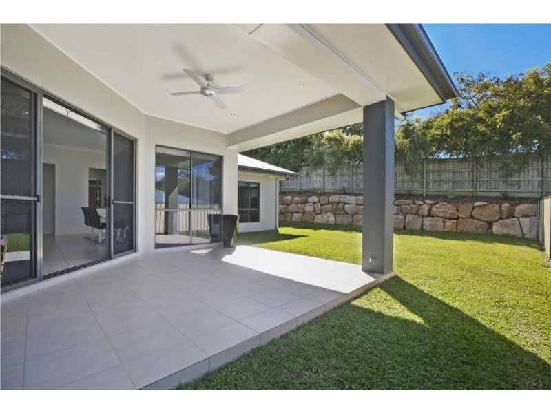 27 Aquila Street, Redland Bay QLD 4165