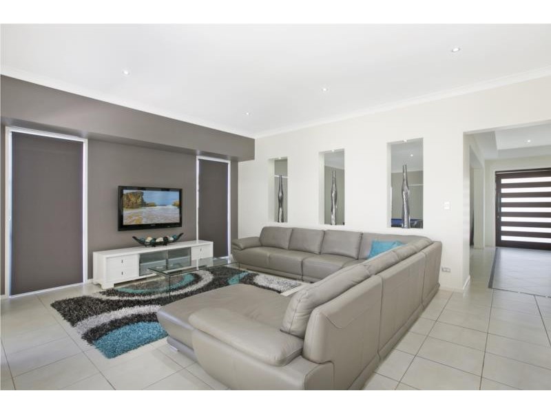 27 Aquila Street, Redland Bay QLD 4165