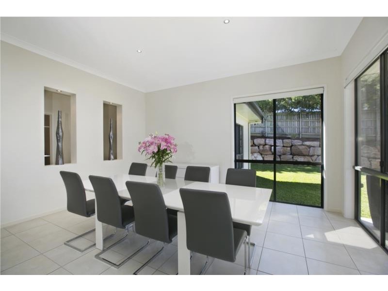27 Aquila Street, Redland Bay QLD 4165