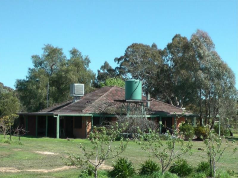 240 Cassidys Road, Murchison VIC 3610