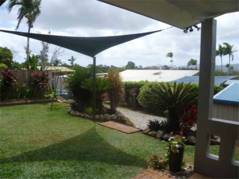 5 Violet Street, Mooroobool QLD 4870