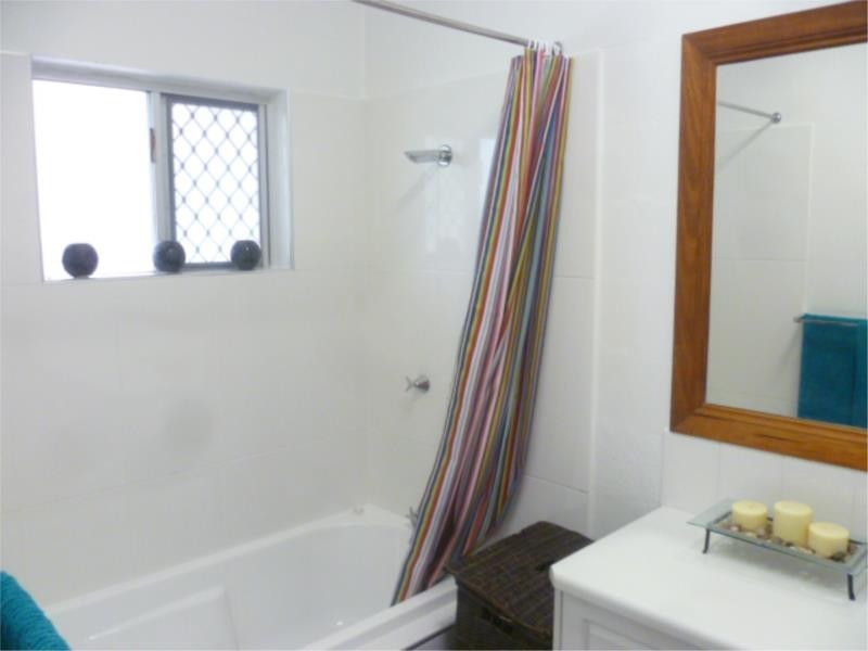 5 Violet Street, Mooroobool QLD 4870