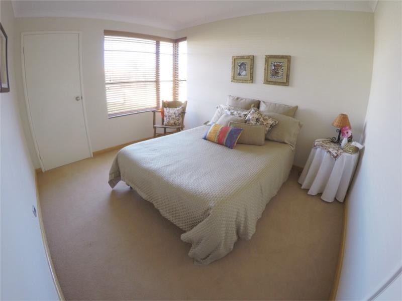 6 Brussels Circuit, Port Kennedy WA 6172