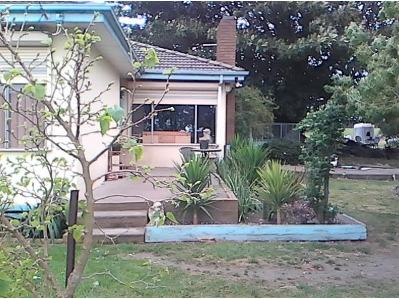 17 Joyces Lane, Woodside VIC 3874