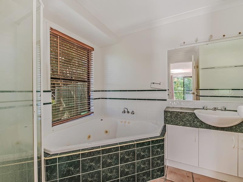 11 Castaways Court, Castaways Beach QLD 4567