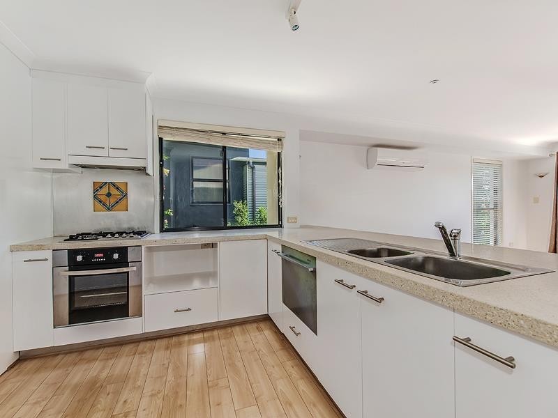 11 Castaways Court, Castaways Beach QLD 4567
