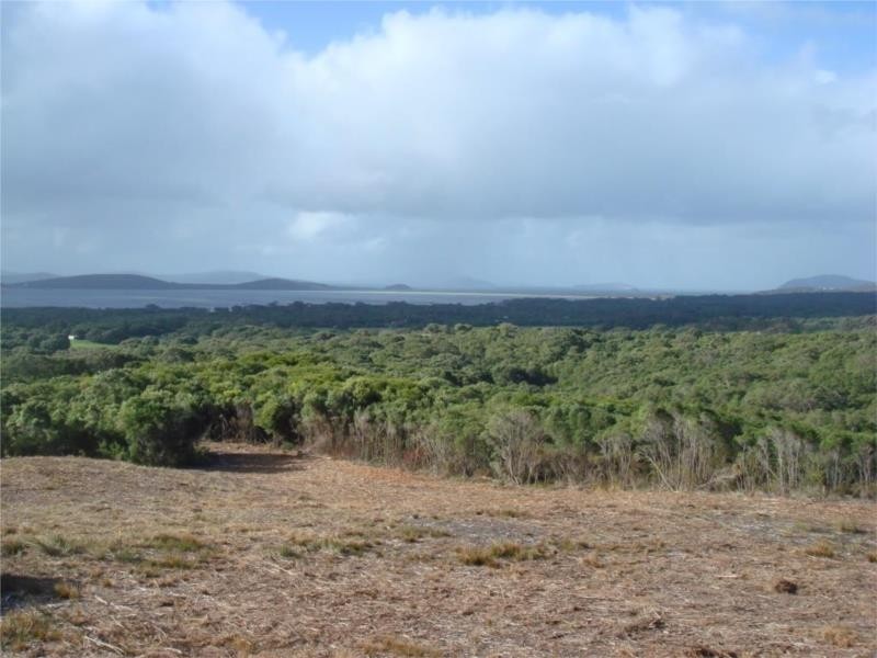 29 Rainbows End, Little Grove WA 6330