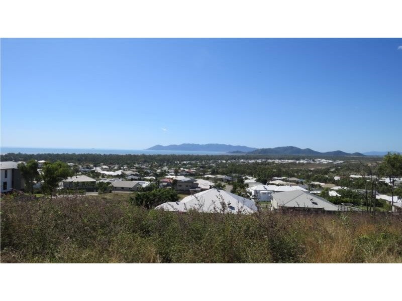 4 Bray Court, Bushland Beach QLD 4818