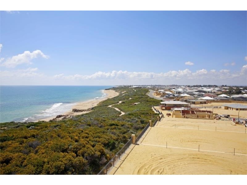 68 Torwoood Edge, Halls Head WA 6210