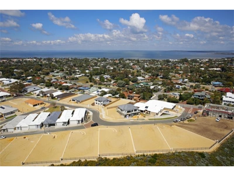 68 Torwoood Edge, Halls Head WA 6210