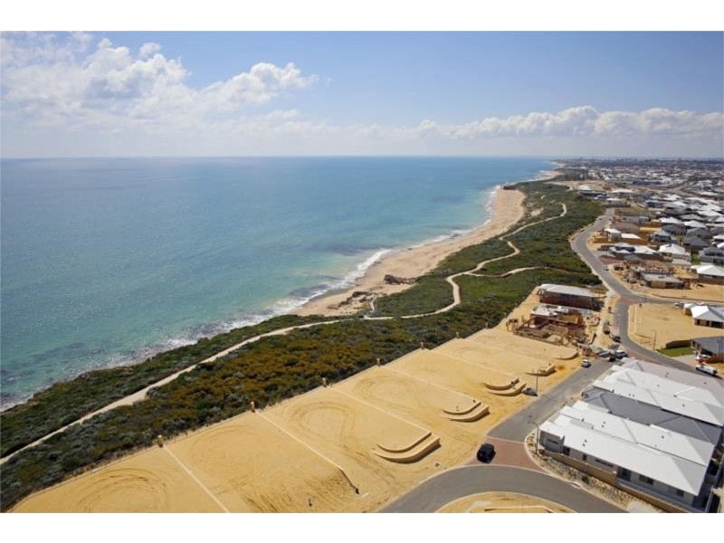 68 Torwoood Edge, Halls Head WA 6210