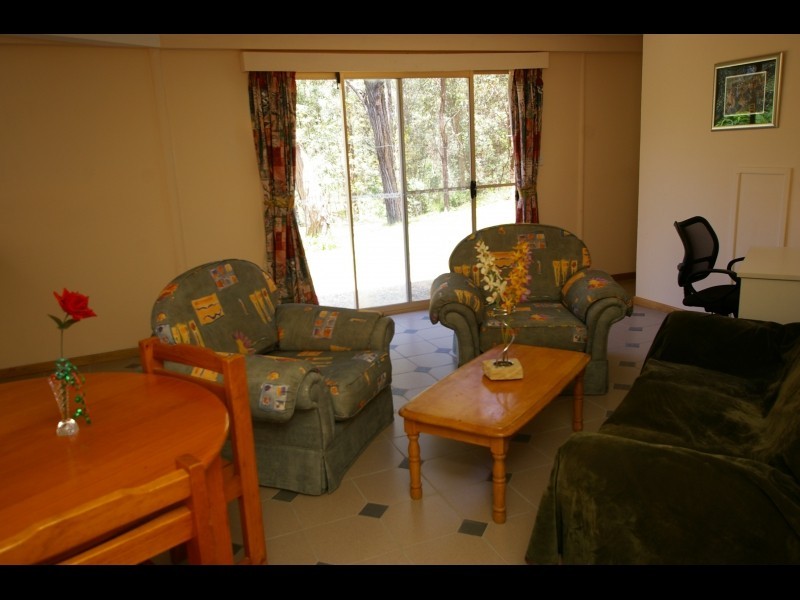 11 Sherborne Place, Chapel Hill QLD 4069