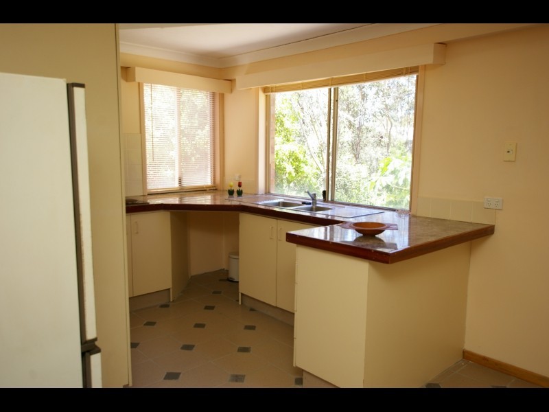 11 Sherborne Place, Chapel Hill QLD 4069