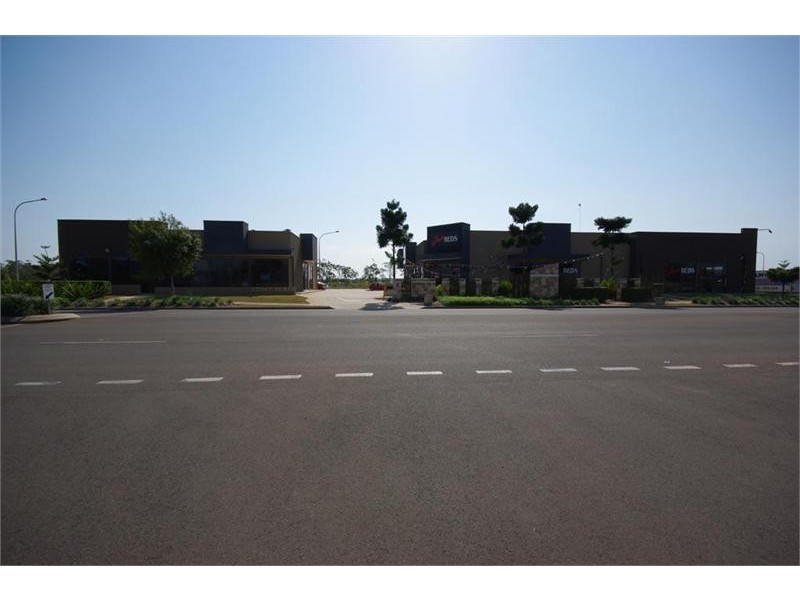 42-44 Johanna Boulevard, Kensington QLD 4670