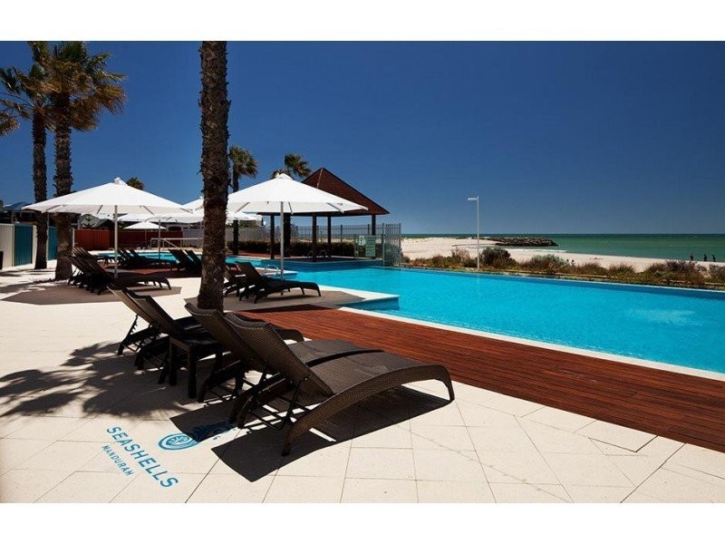 16 Dolphin Drive, Mandurah WA 6210