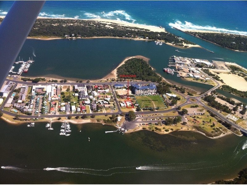 16 Marine Parade, Lakes Entrance VIC 3909