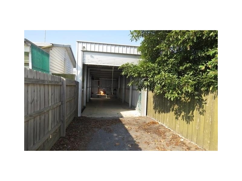 16 Marine Parade, Lakes Entrance VIC 3909