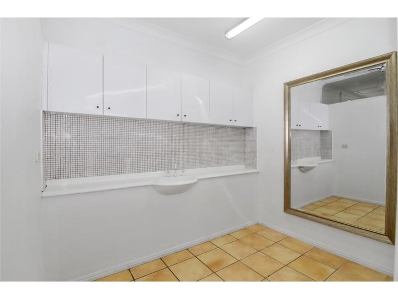 Clear Island Waters QLD 4226