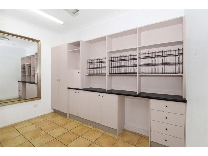 Clear Island Waters QLD 4226