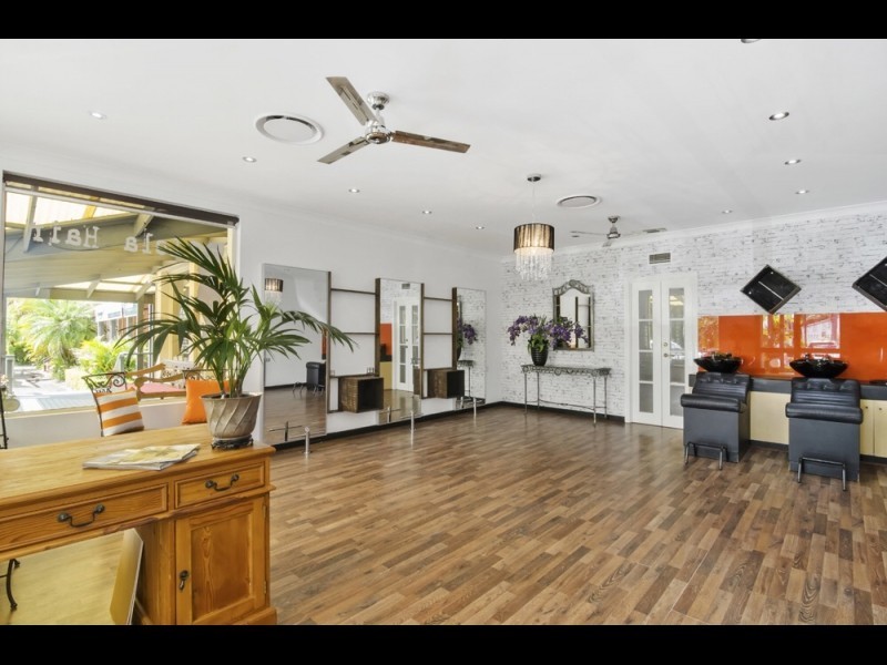 Clear Island Waters QLD 4226