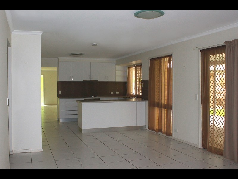 8 Kiriwina Street, Fig Tree Pocket QLD 4069