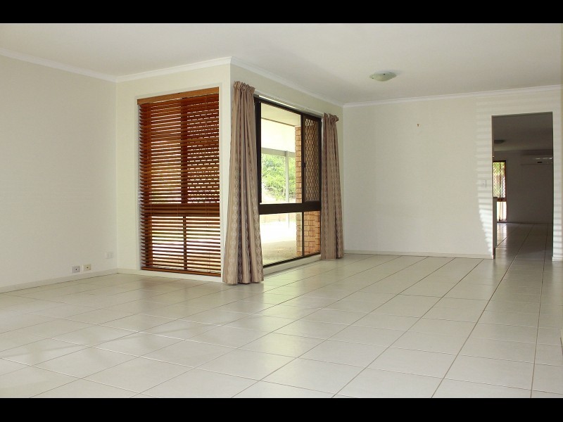 8 Kiriwina Street, Fig Tree Pocket QLD 4069