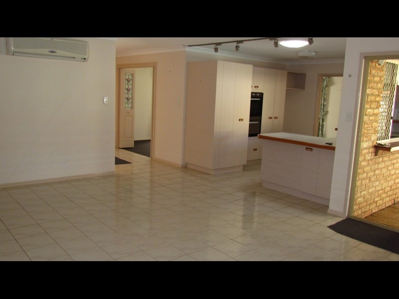 9 Skinner Avenue, Wellington Point QLD 4160