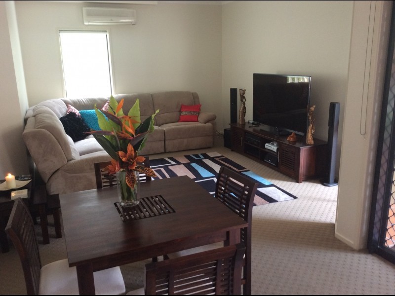 2/5 Ewart Street, Burleigh Heads QLD 4220