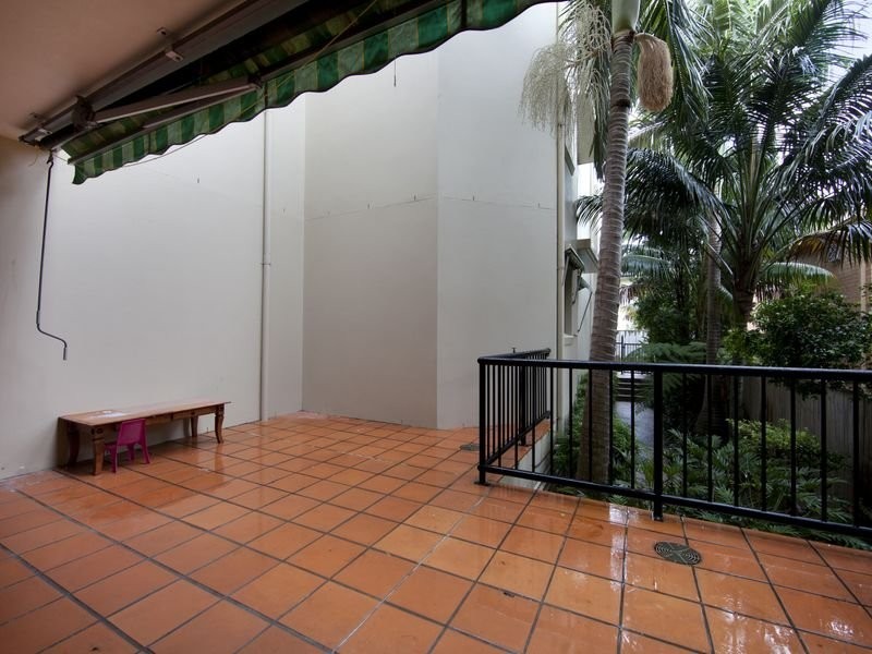 2/5 Ewart Street, Burleigh Heads QLD 4220