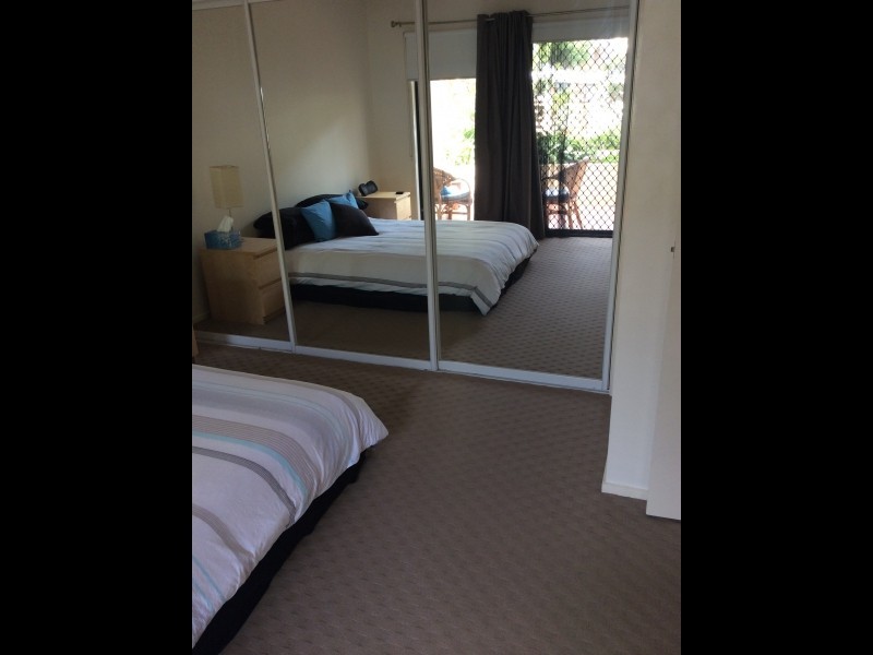 2/5 Ewart Street, Burleigh Heads QLD 4220