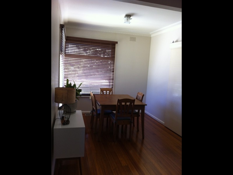 27 Pine Way, Doncaster East VIC 3109