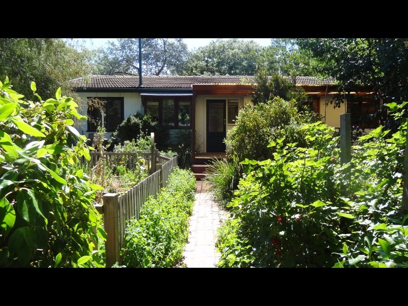 18 Glover Street, Lyneham ACT 2602