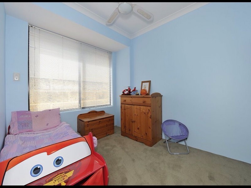 4 Japonica Heights, Halls Head WA 6210