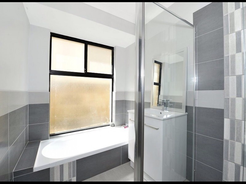 4 Japonica Heights, Halls Head WA 6210