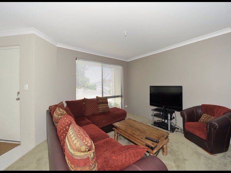 4 Japonica Heights, Halls Head WA 6210