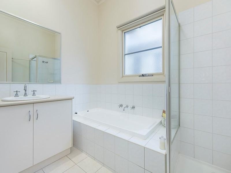 1/20 Lunan Avenue, Drumcondra VIC 3215