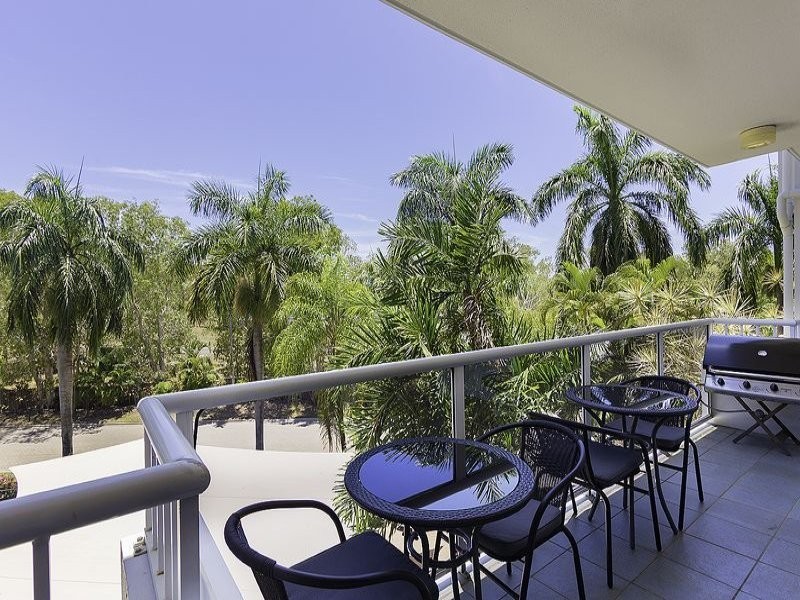 125 Coral Coast Drive, Palm Cove QLD 4879