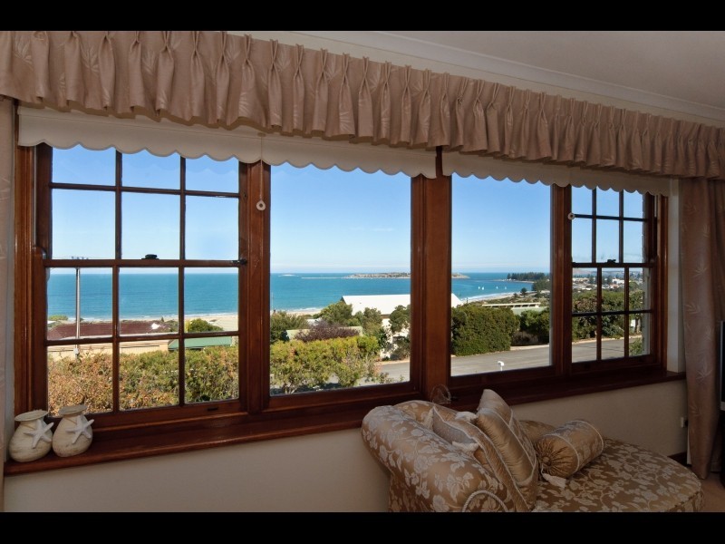 19 Bluff View Road, Mccracken SA 5211