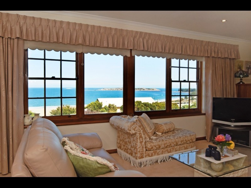 19 Bluff View Road, Mccracken SA 5211